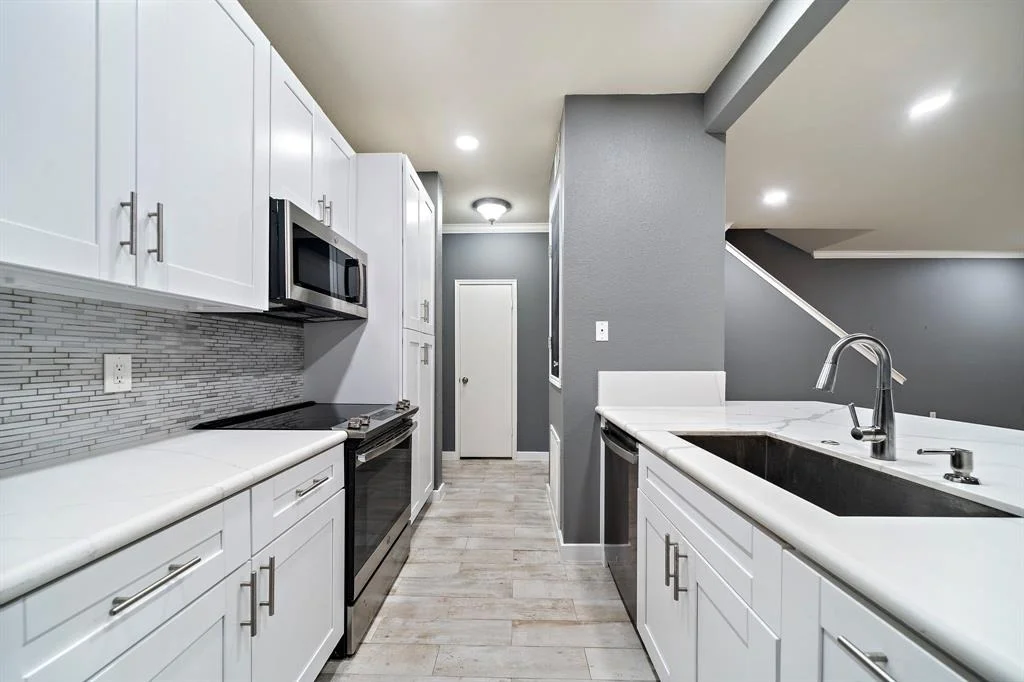 Photo of Unit 207 at 3780 Tanglewilde Street