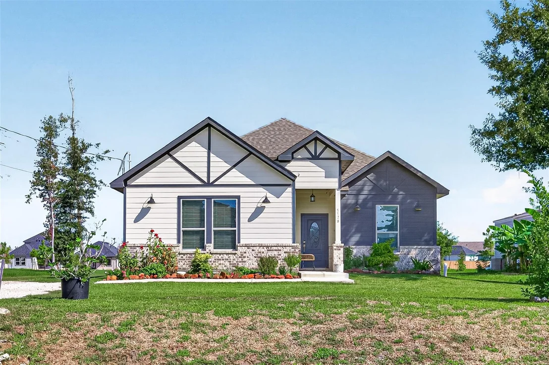 Photo of 1129 Peter Pine Street