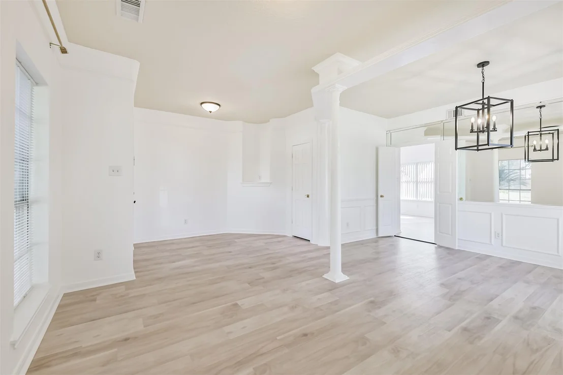 Photo of 1747 Rushworth Drive