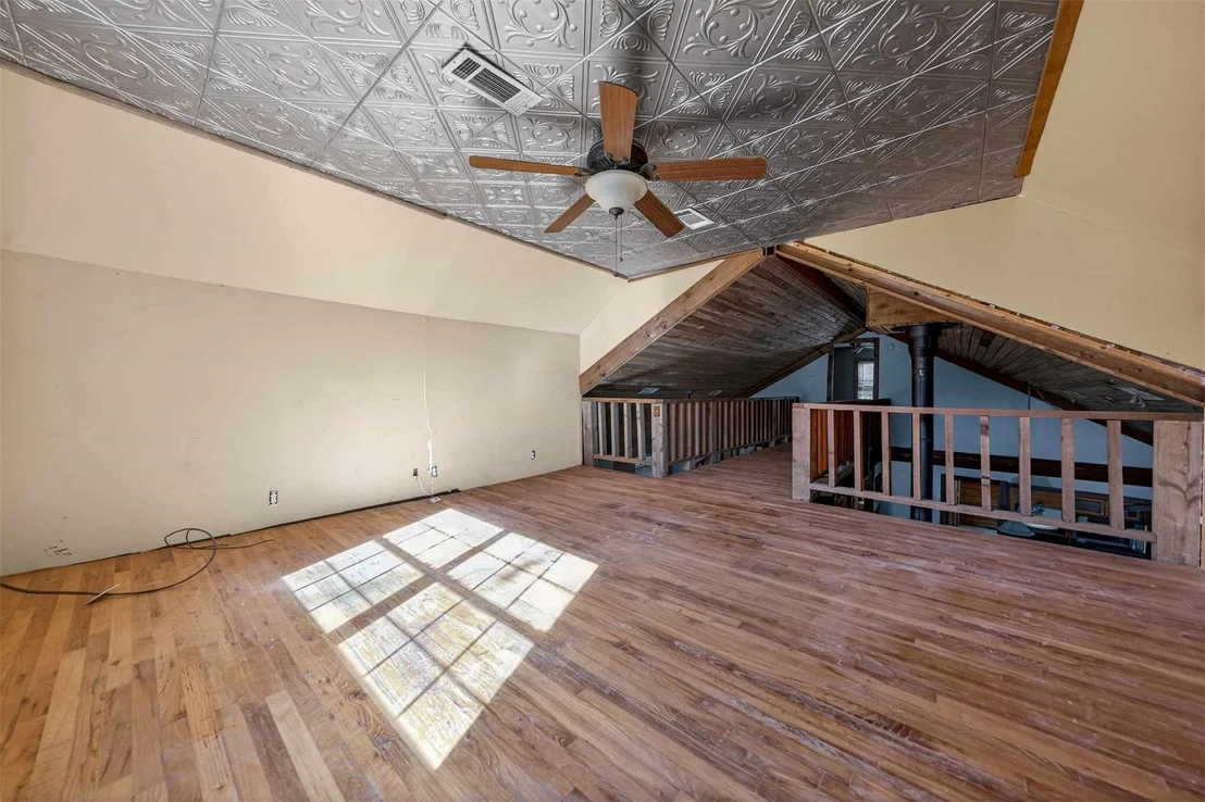 Photo of 18737 Saddleback Lane