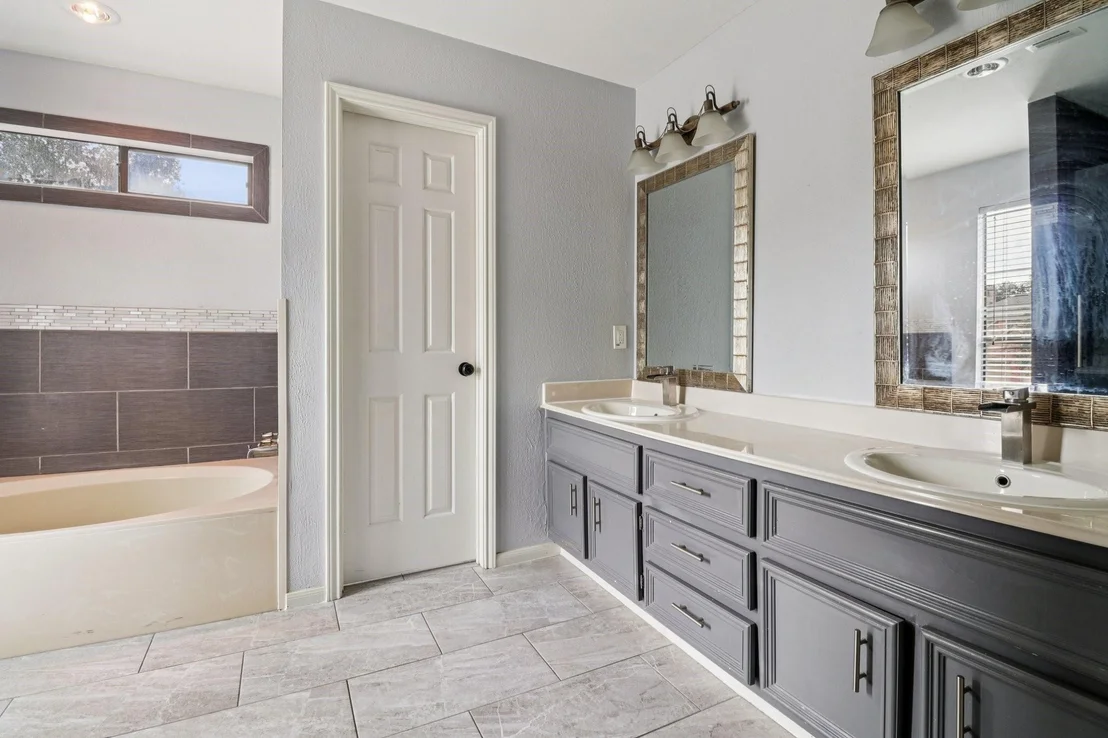 Photo of 8003 Oceanside Drive