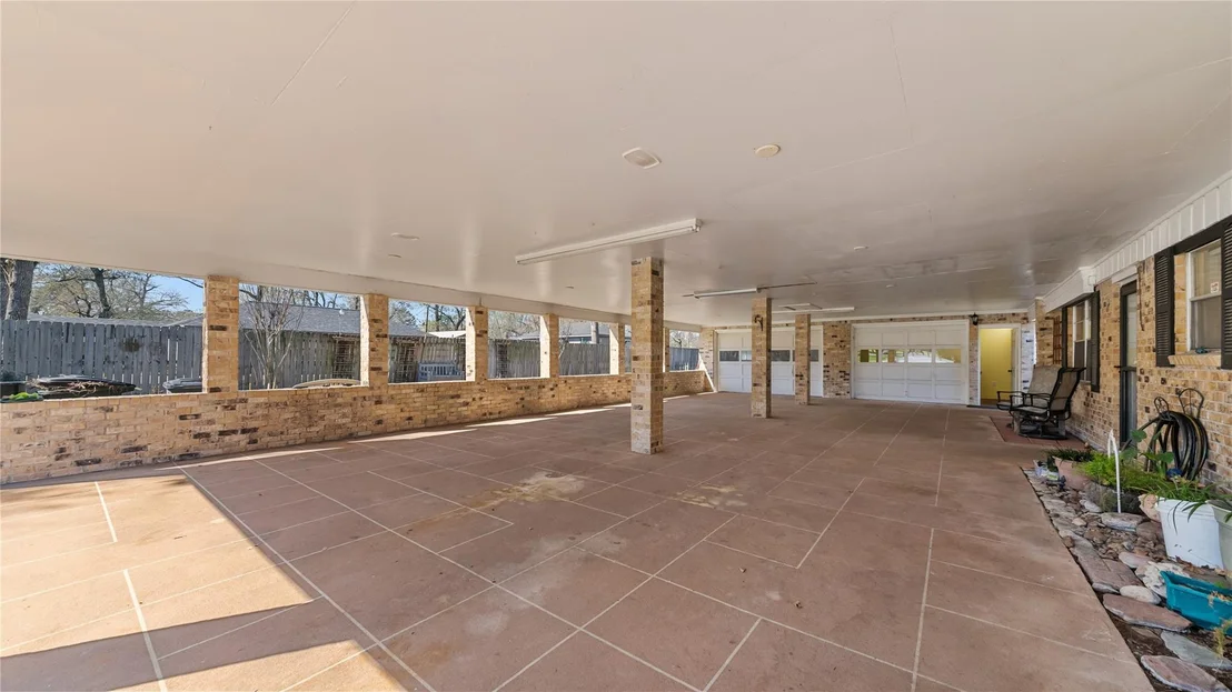 Photo of 1711 Woodhue Drive