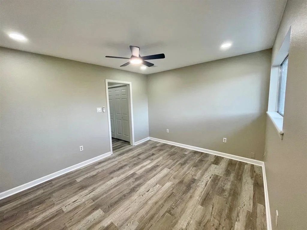 Photo of 187 Golfview Drive N
