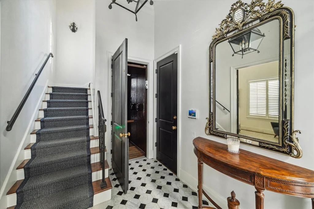 Photo of 1747 Sunset Boulevard