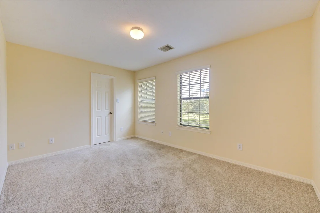 Photo of 2844 Torano