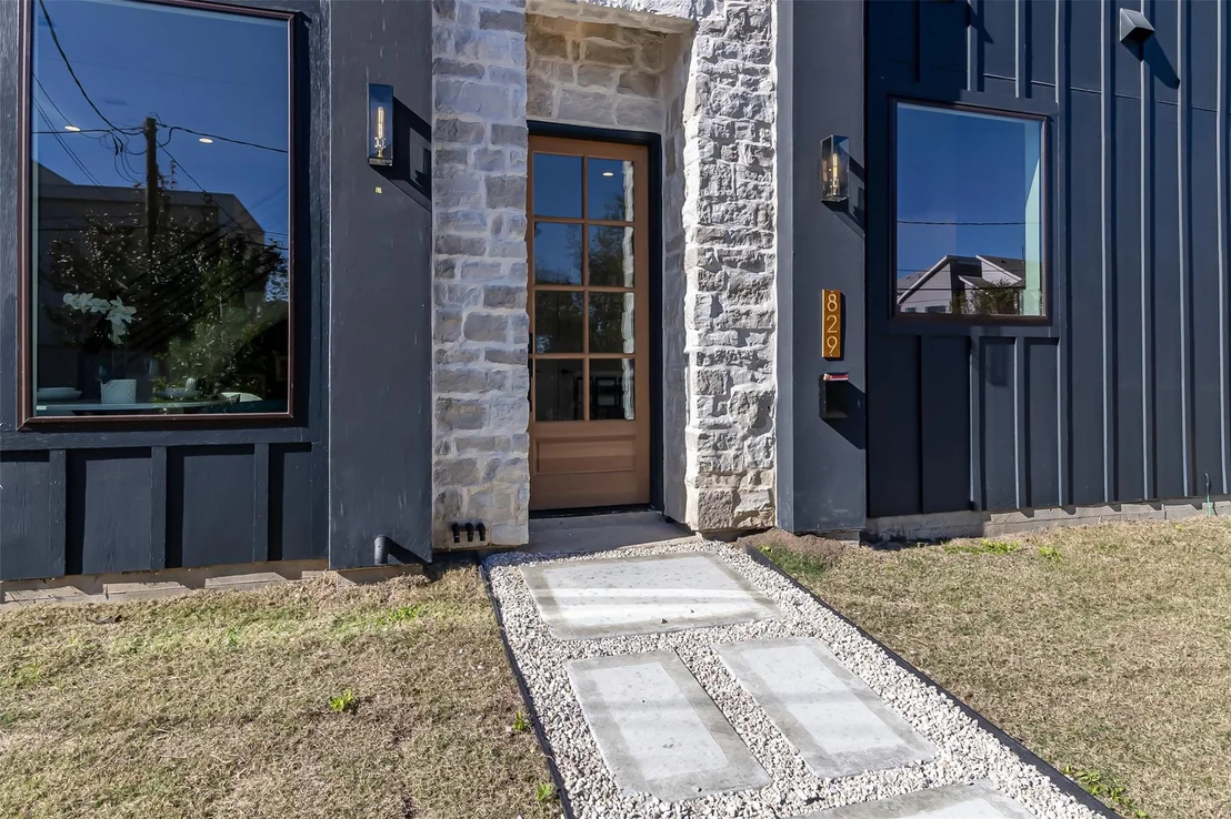 Photo of 829 Alexander Street