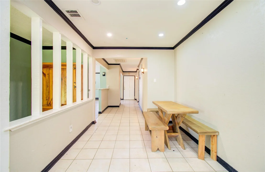 Photo of 8014 Streamside Drive