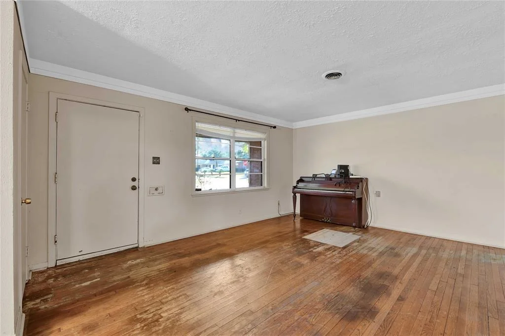 Photo of 2212 Helen Street