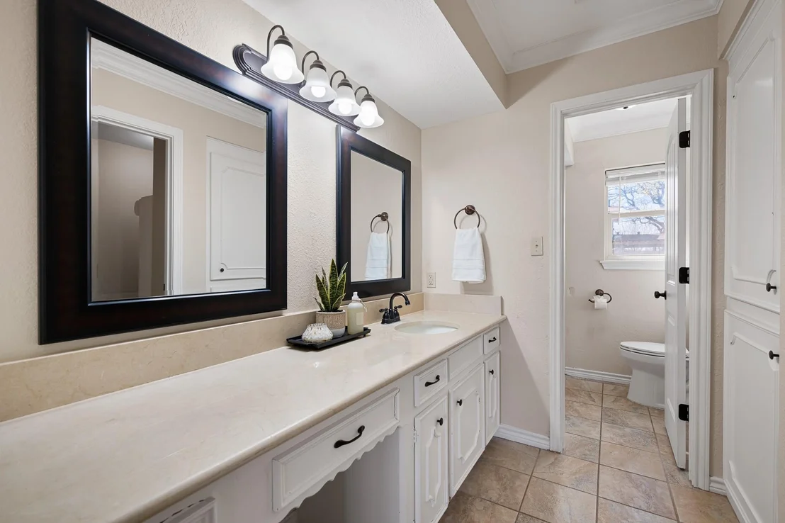 Photo of 1412 Briar Lane