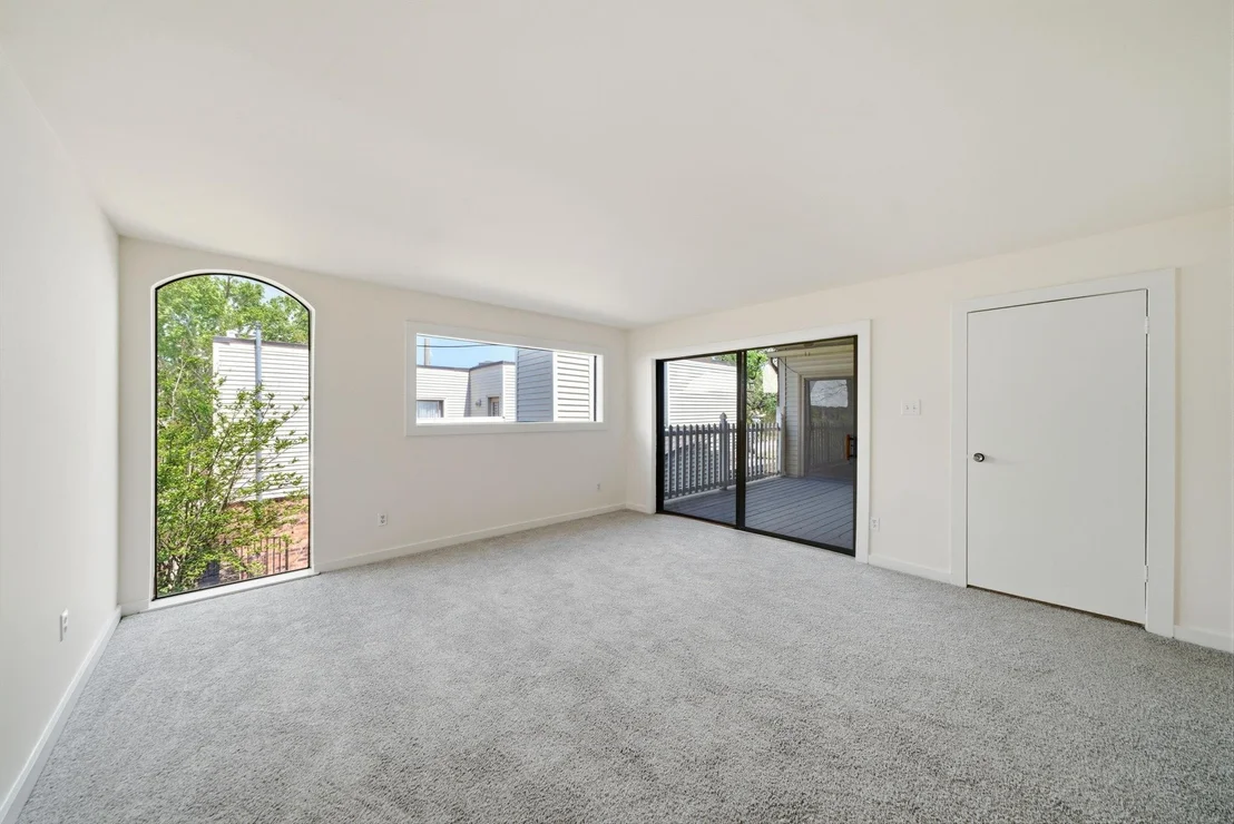 Photo of Unit A at 1107 Jackson Boulevard