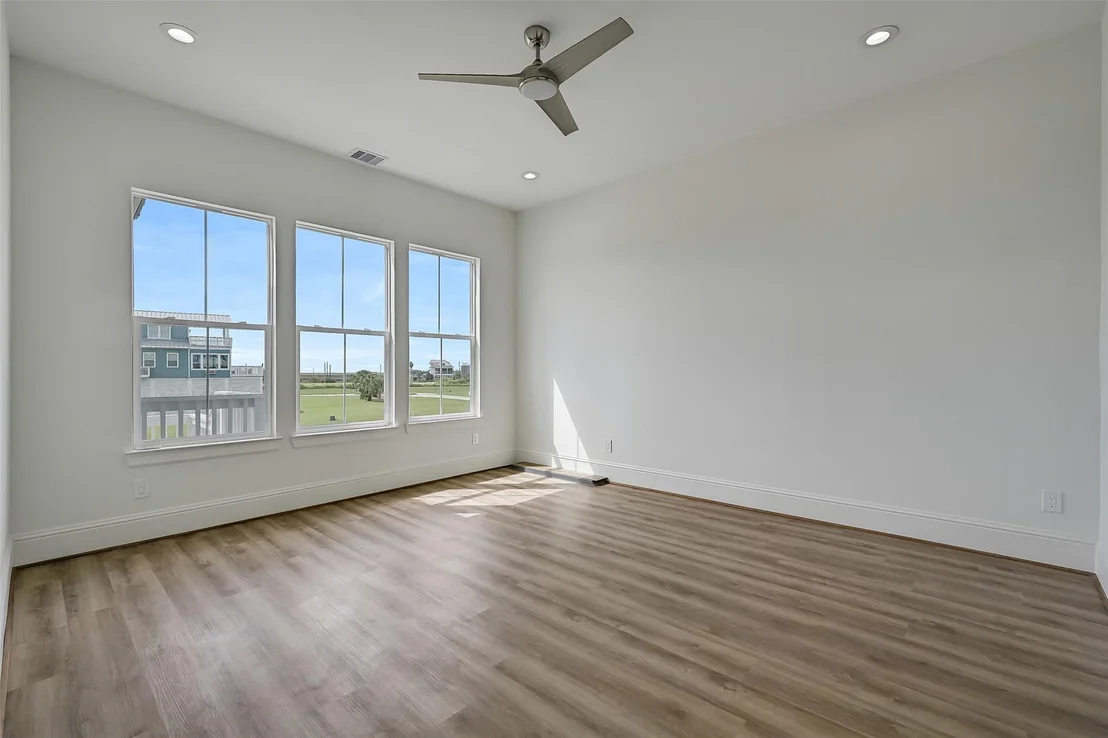 Photo of 1627 Bay Pointe Drive