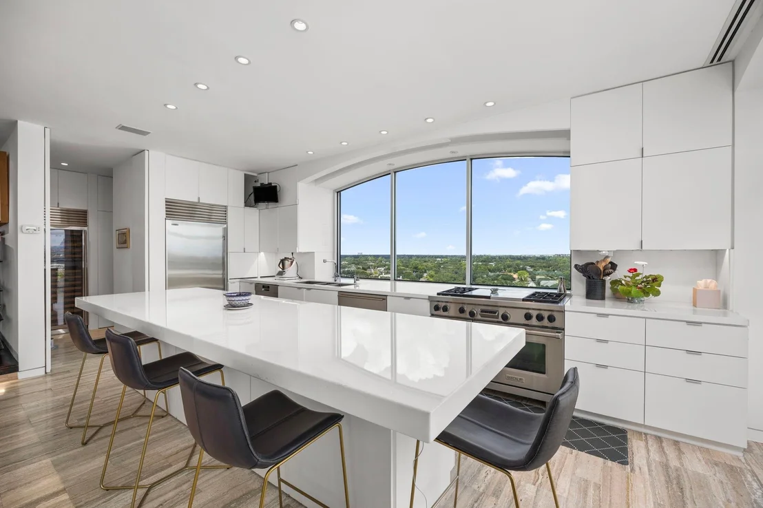 Photo of Unit PHE at 2701 Westheimer Road
