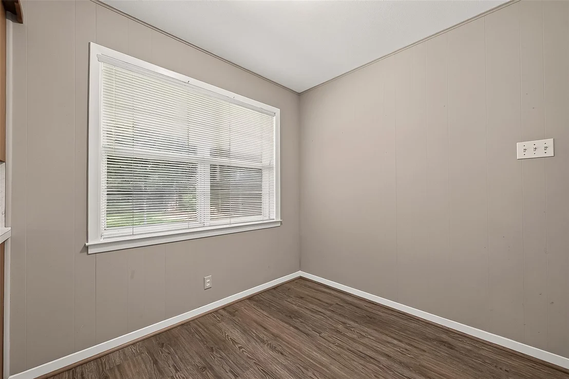 Photo of 2002 Crestwood Drive