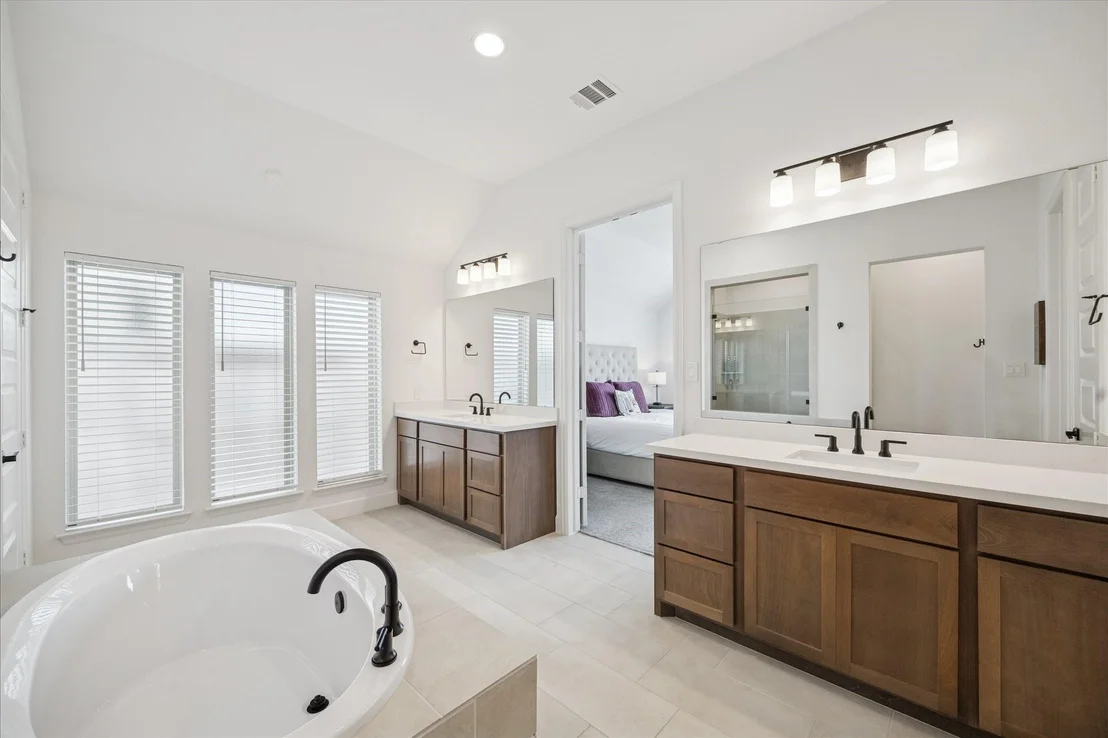 Photo of 31130 Crescent Hill Drive