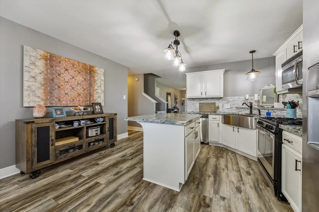 Photo of 1041 Riverwood Drive