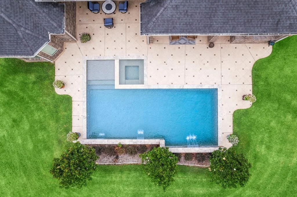 Photo of 2131 Grand River Drive
