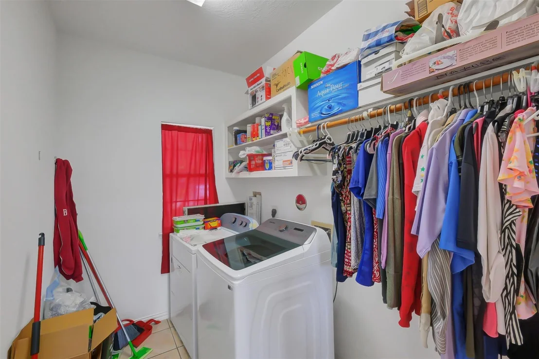 Photo of 8915 High Ridge Lane