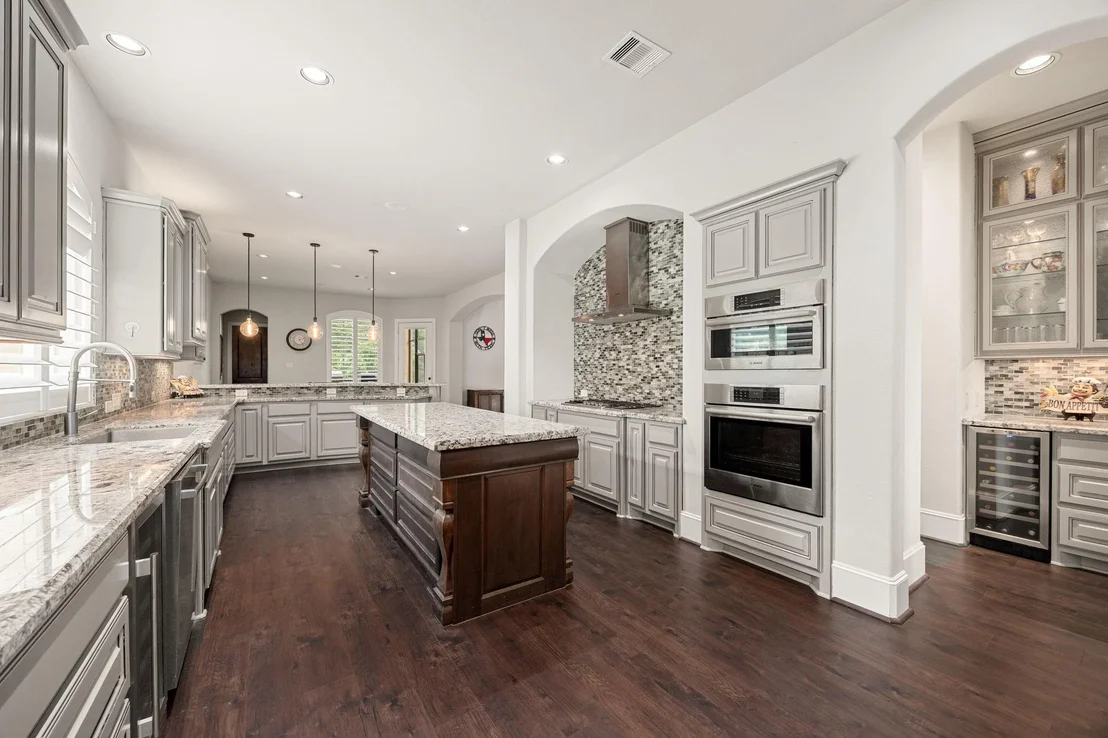 Photo of 915 Windsor Woods Lane