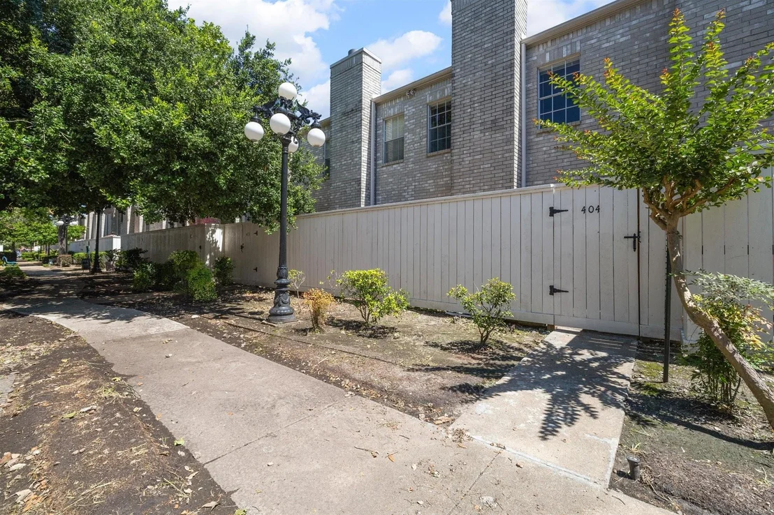 Photo of Unit 404 at 3780 Tanglewilde Street