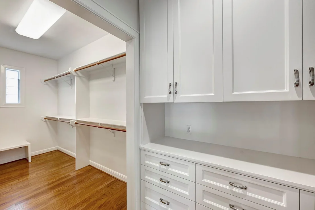 Photo of 4248 Sunset Boulevard