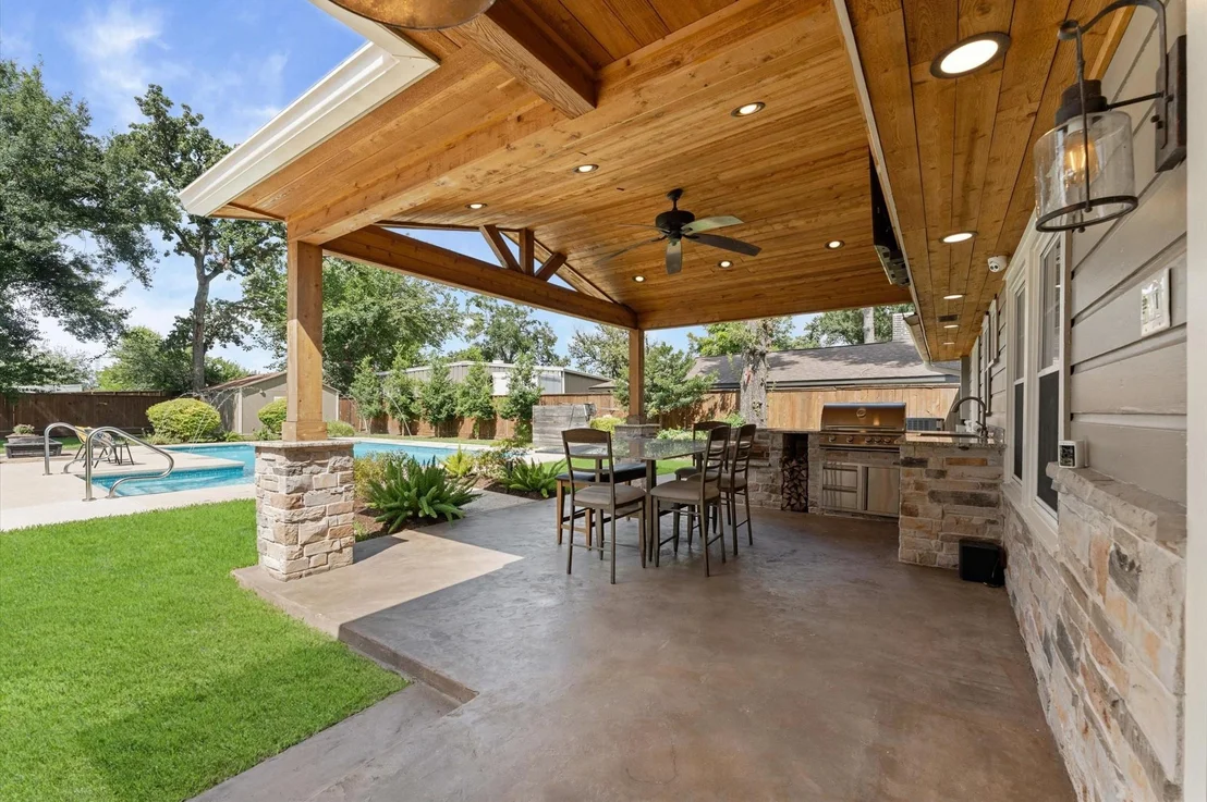 Photo of 4010 Brookwoods Drive