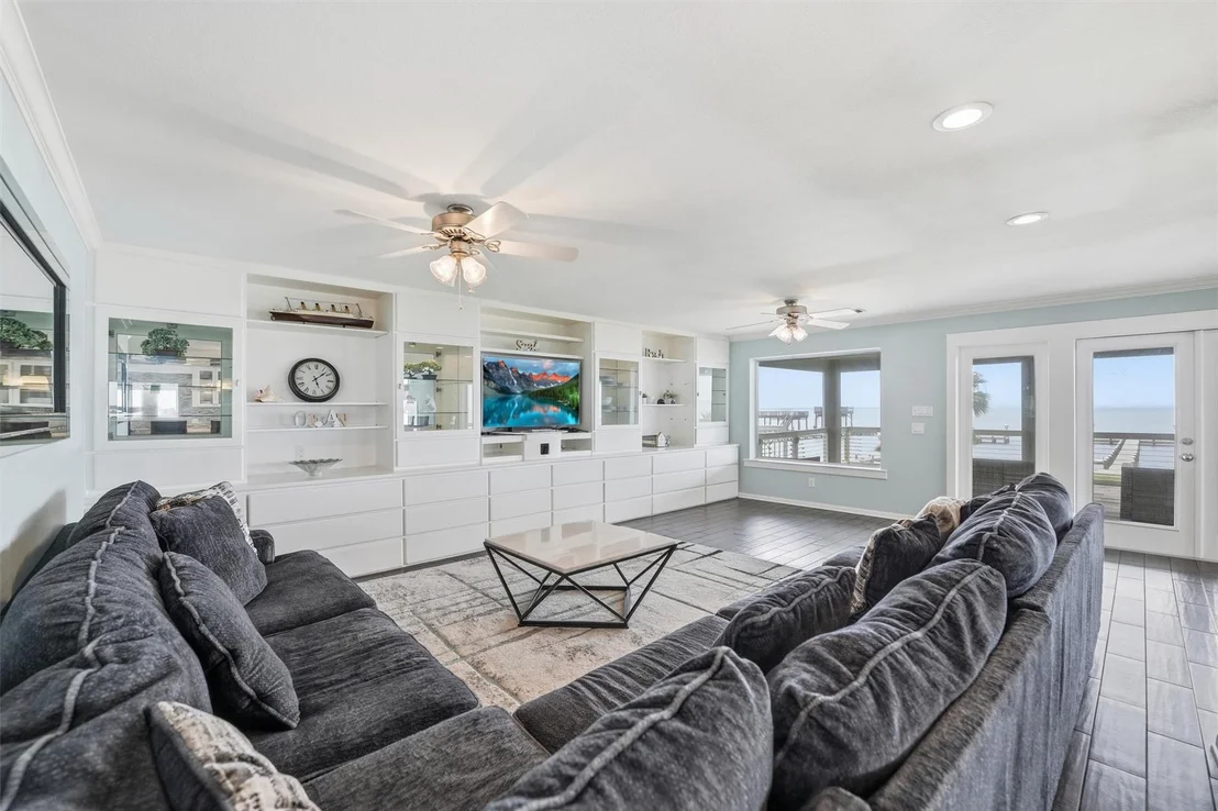 Photo of 7712 Channelview Drive