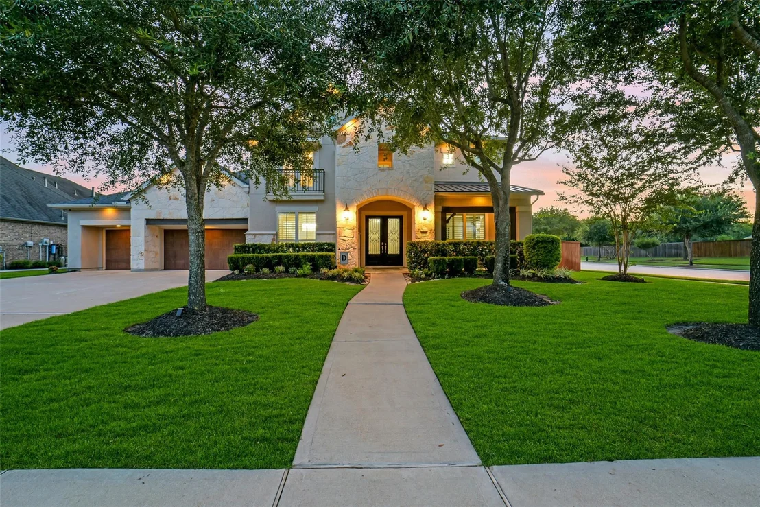Photo of 2202 Park Ravine Drive