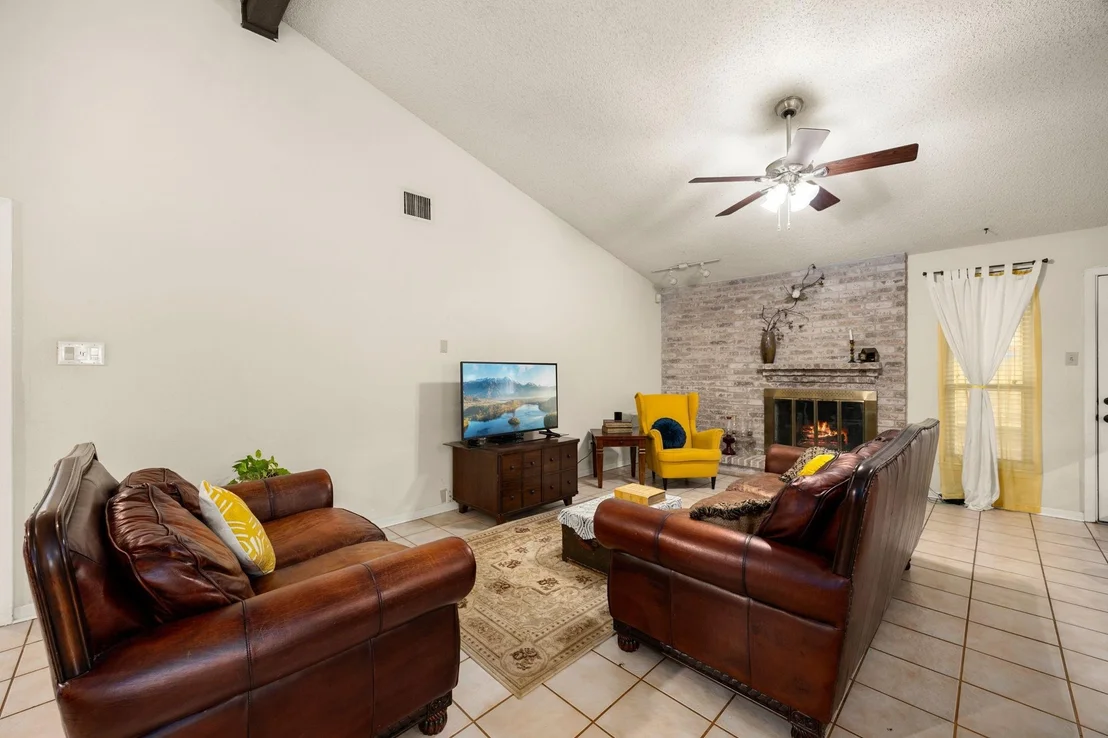 Photo of 17411 Huntersglen Circle