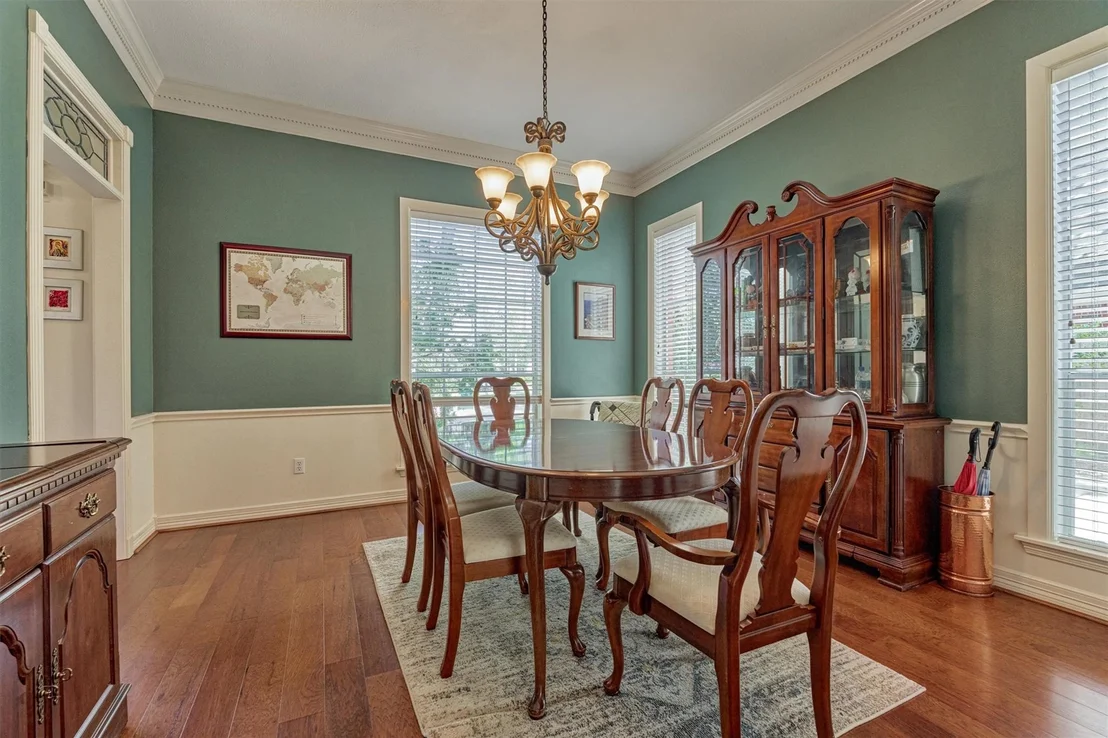 Photo of 115 E Shadowpoint Circle