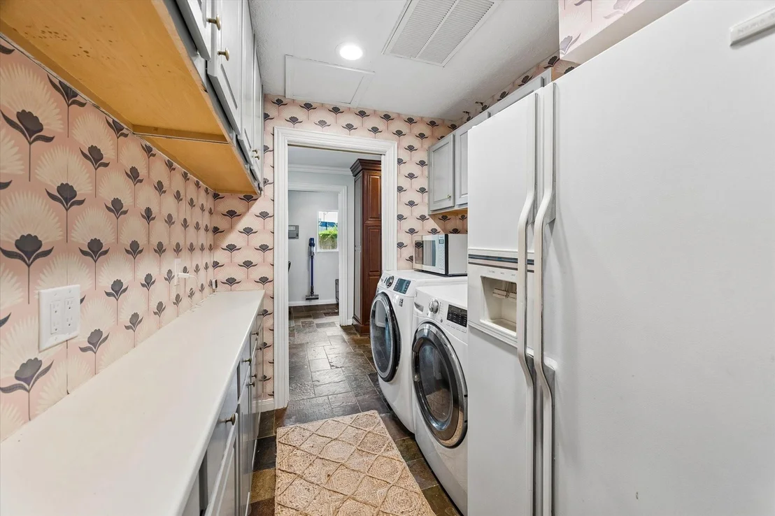 Photo of 934 Moss Spring Lane
