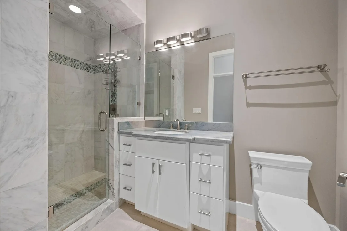 Photo of 2120 White Oak Drive
