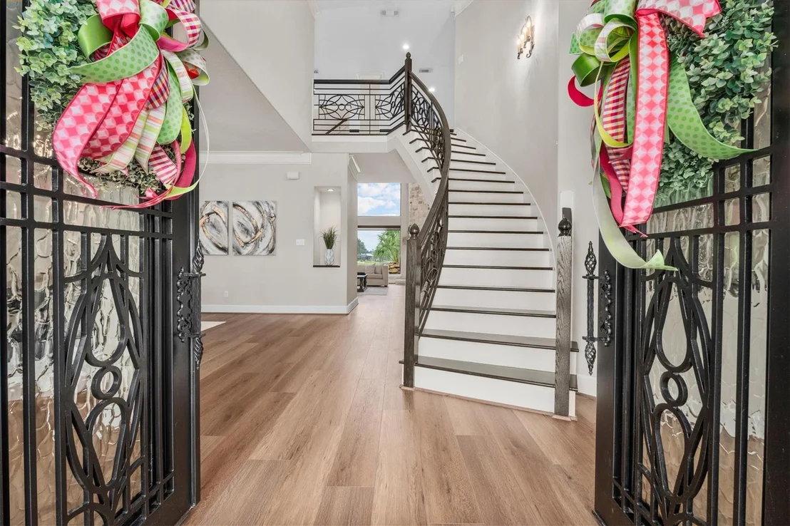 Photo of 15307 Hilltop View Drive
