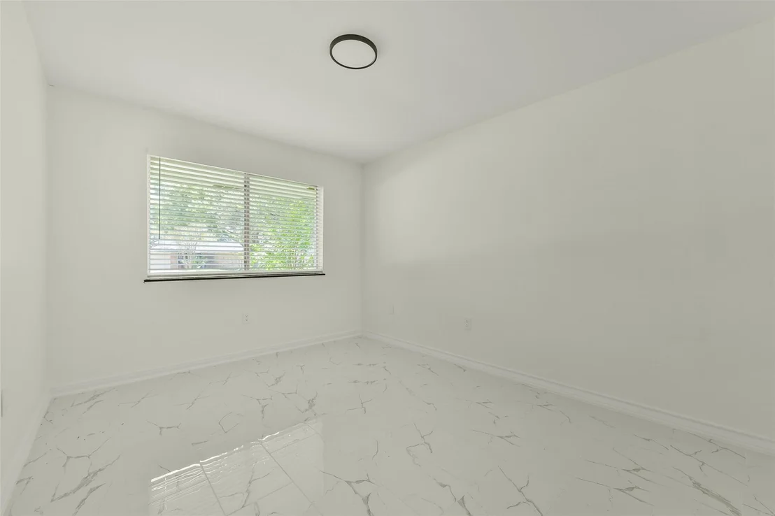 Photo of 1616 Redway Lane
