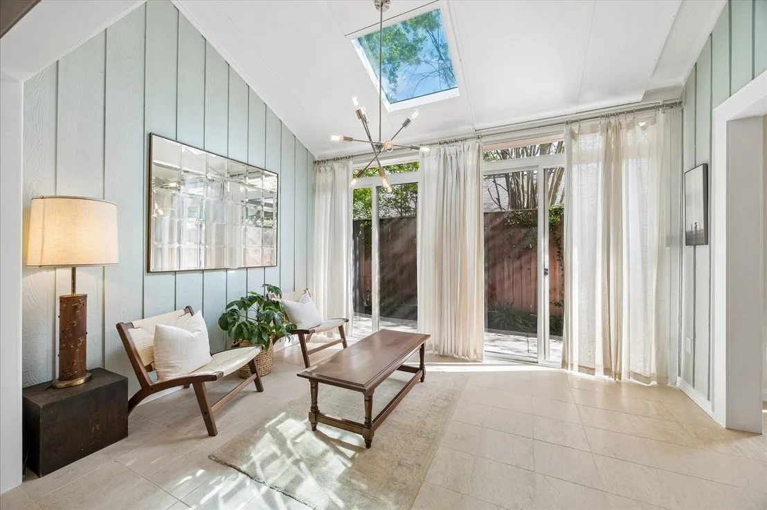 Photo of 1715 Briarpark Drive