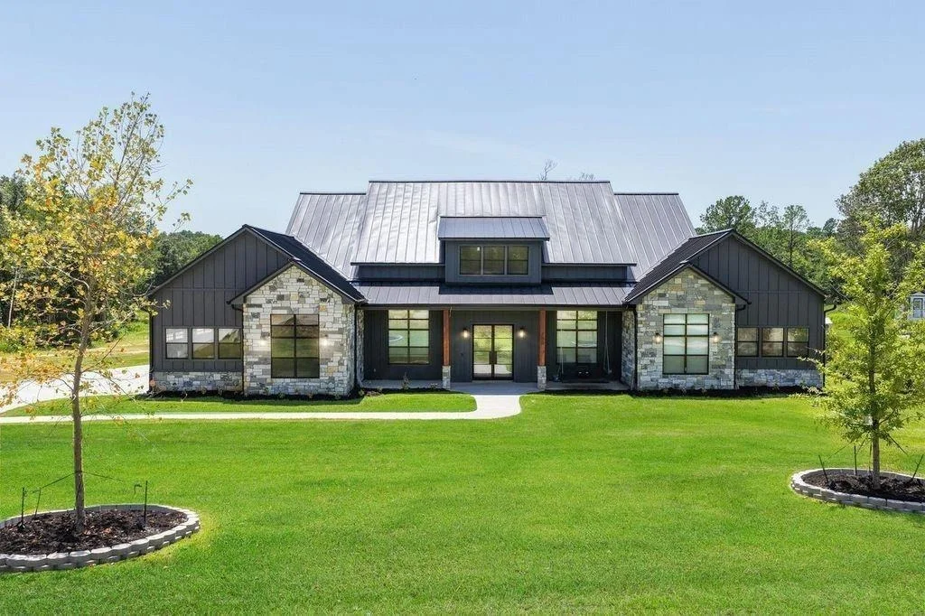 Photo of 150 Quiet Springs Trail