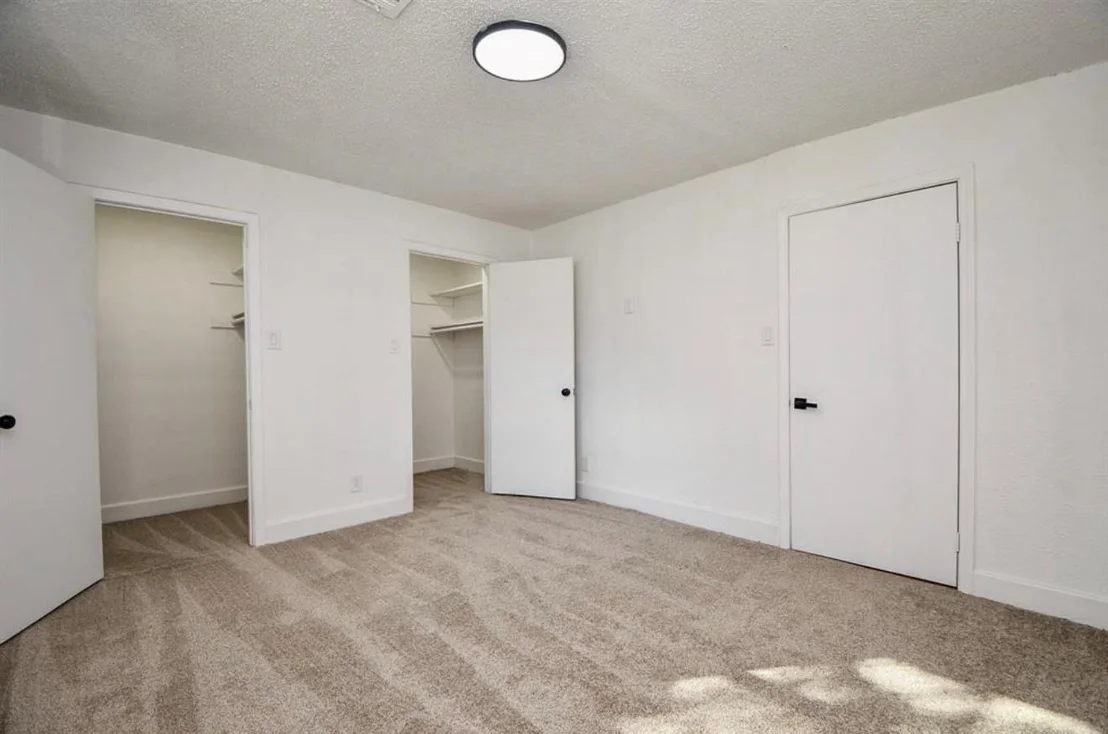 Photo of 6834 Saint Augustine Street