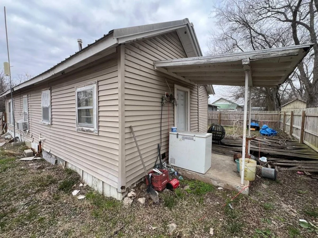 Photo of 730 E Fort Worth Avenue