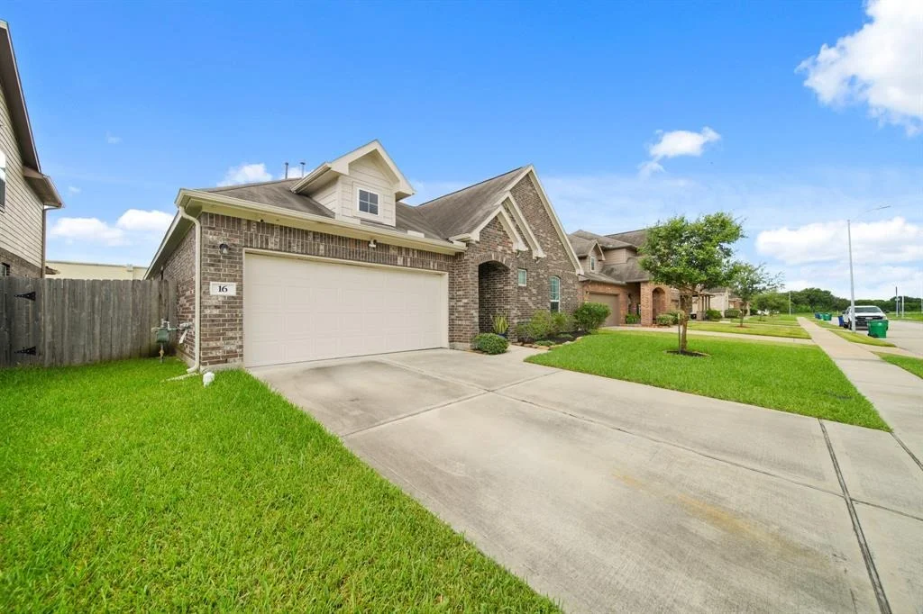 Photo of 16 Montecito Lane