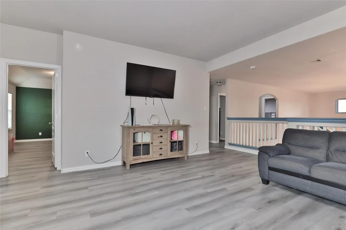 Photo of 107 Forest Bend Court