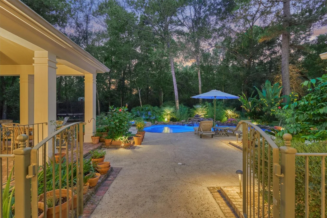 Photo of 10928 Lake Forest Drive