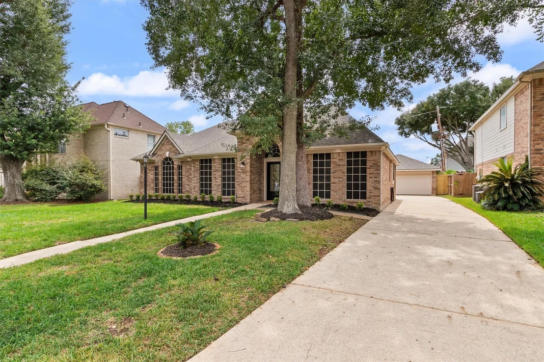 Photo of 19111 Emory Trail
