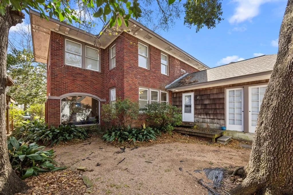 Photo of 1932 Albans Road