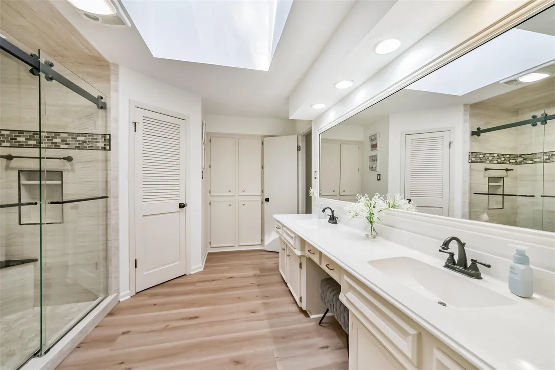 Photo of 7618 Hurst Forest Drive