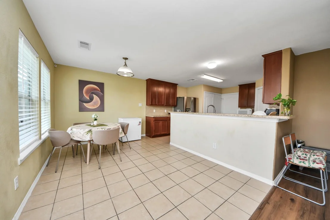 Photo of 5019 Royal Cypress Drive