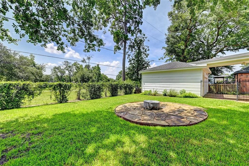 Photo of 7611 Heathrow Lane