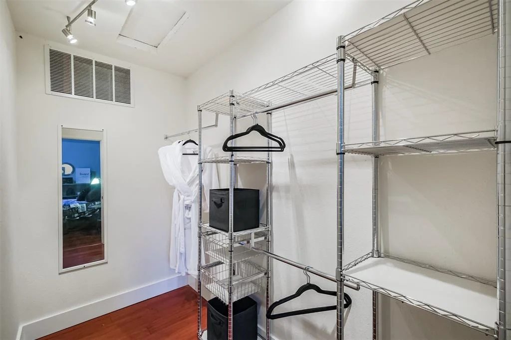 Photo of 946 Enclave Parkway