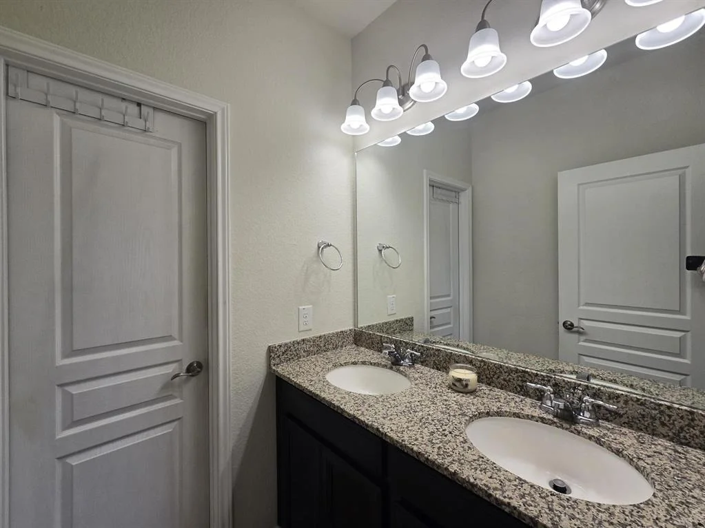 Photo of 5115 Baroness Lane