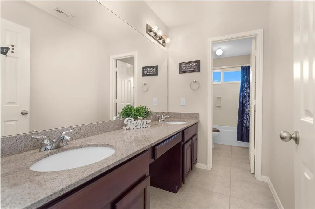 Photo of 2911 E Lake Falls Circle