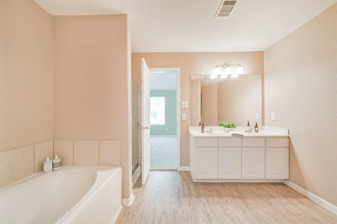 Photo of 16726 Warbler Drive