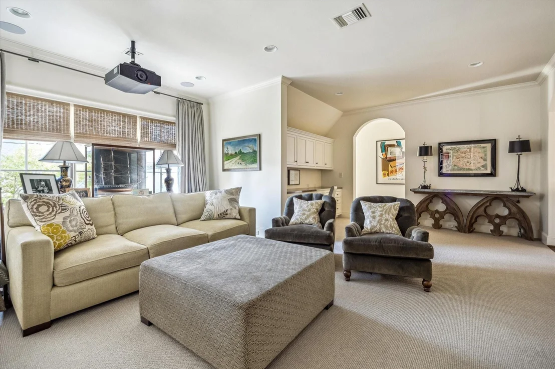 Photo of 2228 Dunstan Road